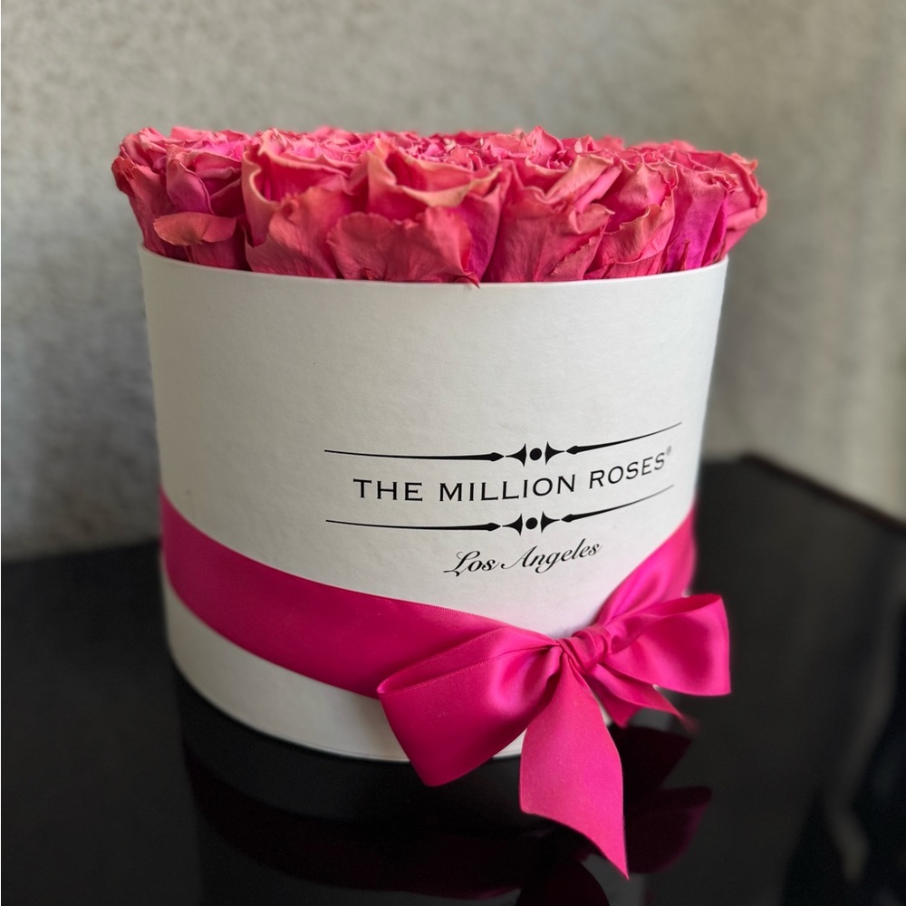 Luxury Forever Roses in Elegant Round Box – Real Roses That Last for Years